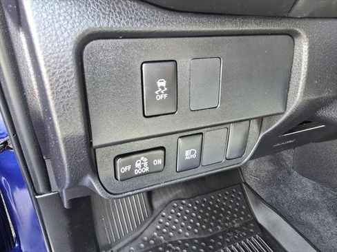 Certified 2023 Toyota Tacoma SR5 AWD/4WD image 18