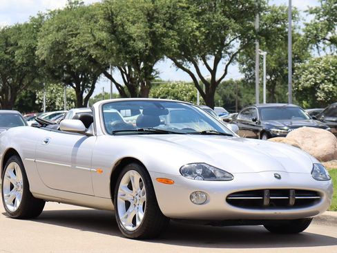 Used 2004 Jaguar XK8 Convertible image 35