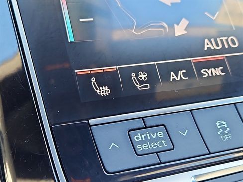 Used 2019 Audi Q8 Premium Plus w/ Premium Plus image 23