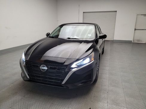 Used 2023 Nissan Altima 2.5 SV image 15