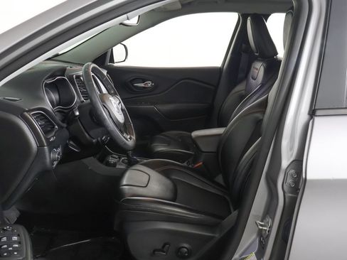 Used 2022 Jeep Cherokee Trailhawk AWD/4WD image 22