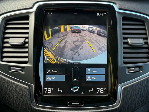 Used 2022 Volvo XC90 T6 Momentum w/ Climate Package image 17