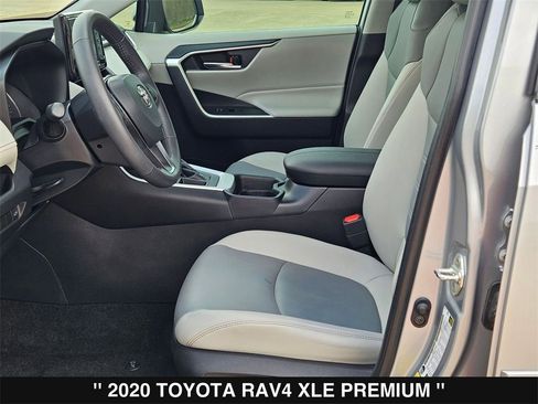 Used 2020 Toyota RAV4 XLE Premium image 11