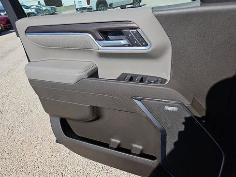 New 2026 GMC Sierra 1500 SLT image 15