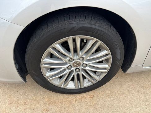 Used 2015 Lexus ES 350 w/ Luxury Package FWD image 10