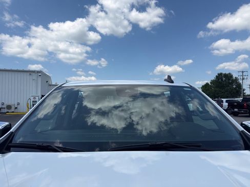 Used 2024 Chevrolet Silverado 1500 LT AWD/4WD image 25