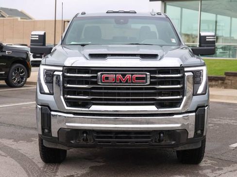 Used 2024 GMC Sierra 2500 SLT w/ SLT Convenience Package AWD/4WD image 2