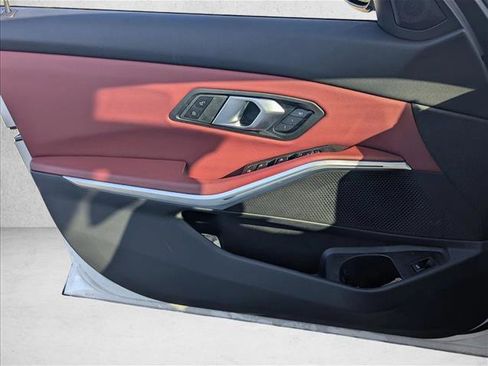 Used 2025 BMW 330i Sedan w/ M Sport Package image 9