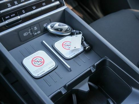 New 2026 Hyundai Santa Fe SE image 18