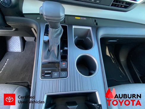 Certified 2025 Toyota Sienna LE FWD image 42