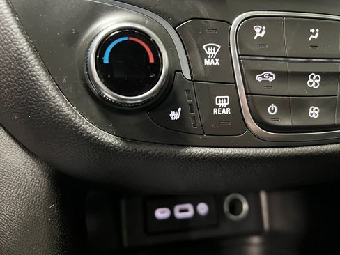 Used 2023 Chevrolet Equinox LT image 13