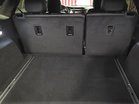 Used 2025 Cadillac XT5 Premium Luxury image 10