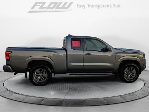 Used 2025 Nissan Frontier SV RWD image 8