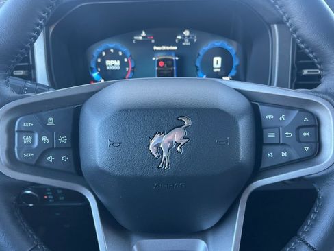 Used 2025 Ford Bronco Badlands image 26