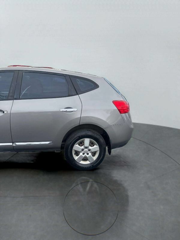 Used 2014 Nissan Rogue S FWD image 16