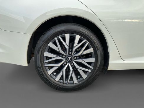 Used 2023 Nissan Altima 2.5 SV image 15