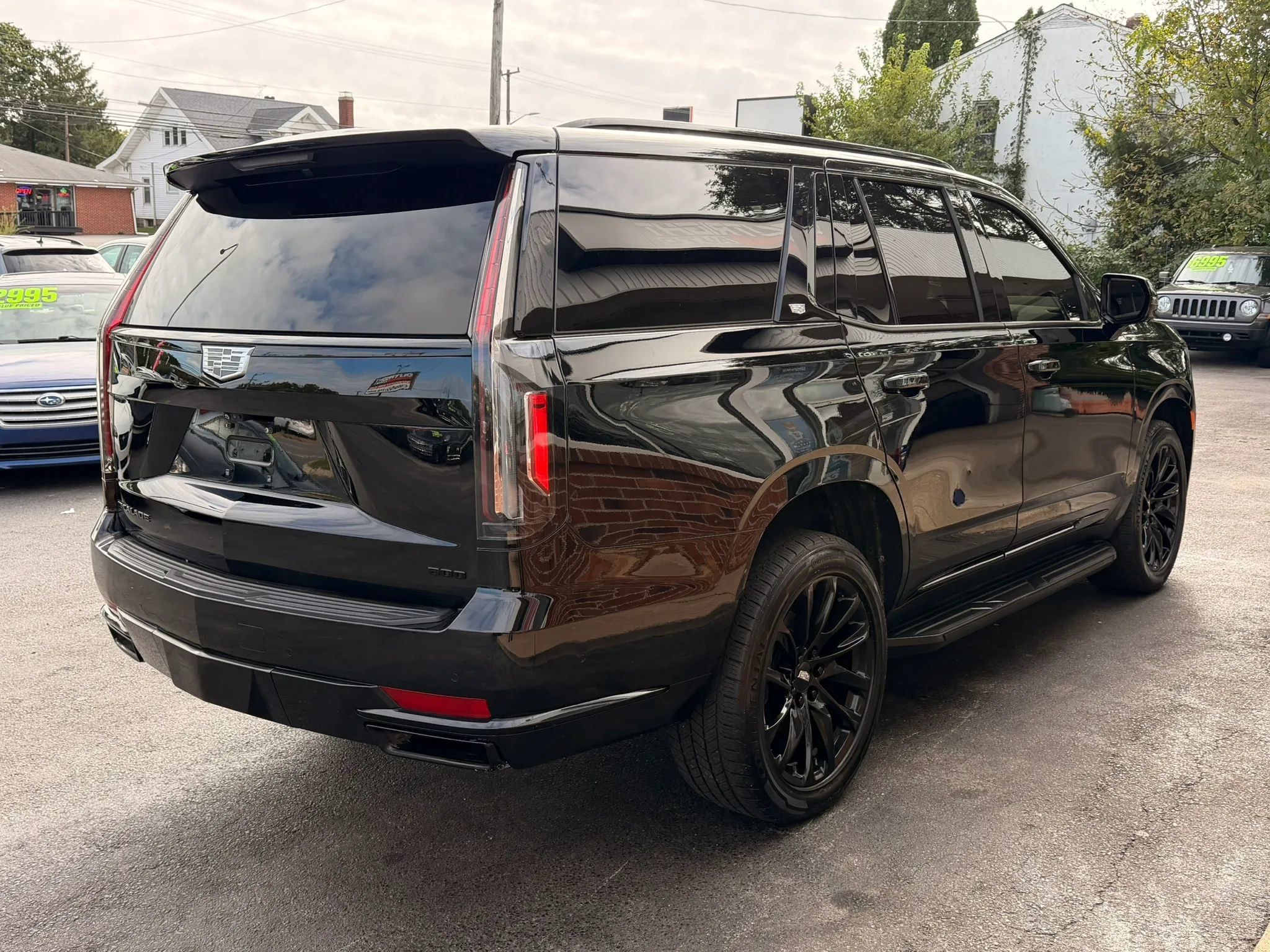 Used 2021 Cadillac Escalade Sport w/ LPO, ONYX Package AWD/4WD image 4