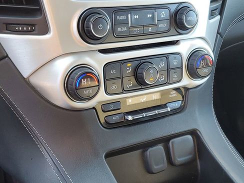 Used 2018 GMC Yukon SLE image 18