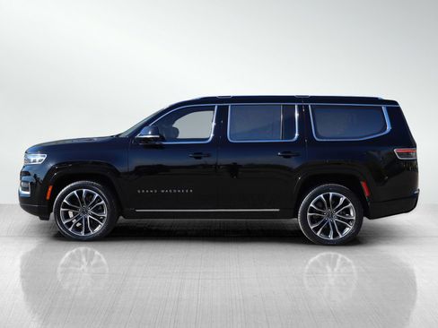Used 2022 Jeep Grand Wagoneer Series III AWD/4WD image 2