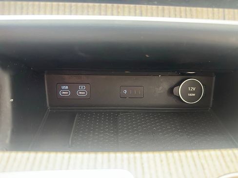 Used 2025 Genesis GV80 3.5T Advanced AWD/4WD image 16