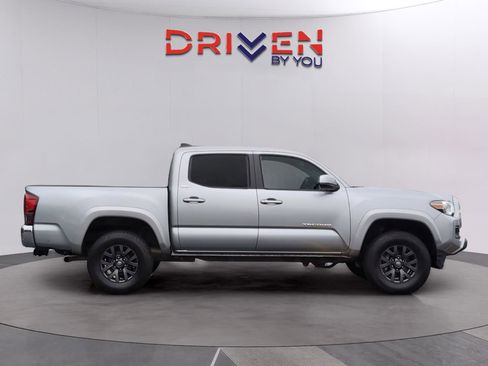 Used 2023 Toyota Tacoma SR5 AWD/4WD image 6