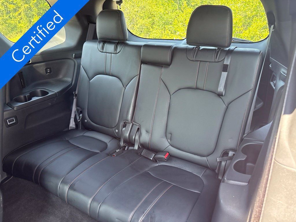 Used 2025 Honda Pilot TrailSport image 12