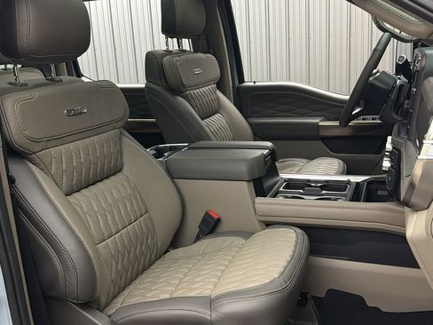 Used 2026 Ford F450 Platinum w/ Platinum Plus Package image 42