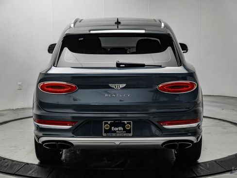 Used 2023 Bentley Bentayga Extended Wheelbase AWD/4WD image 13