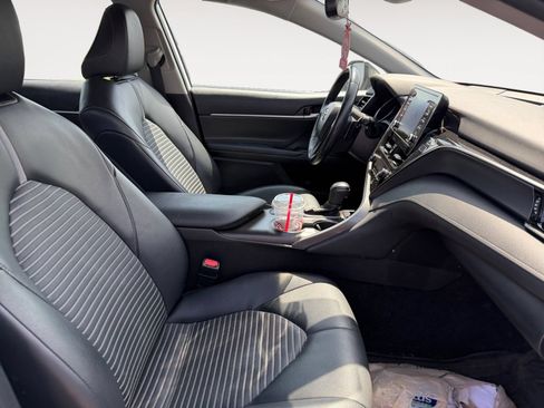 Used 2023 Toyota Camry SE w/ Convenience Package FWD image 15
