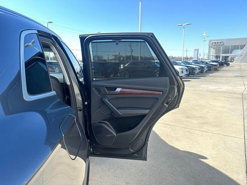 Used 2023 Audi Q5 2.0T Prestige w/ Prestige Package image 27