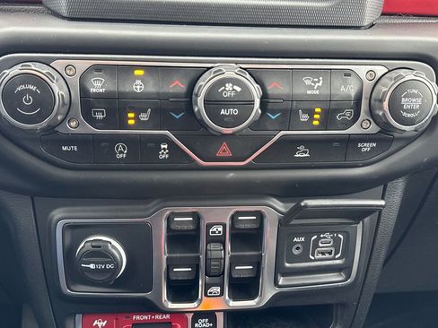 Certified 2021 Jeep Wrangler Unlimited Rubicon w/ Cold Weather Group image 30