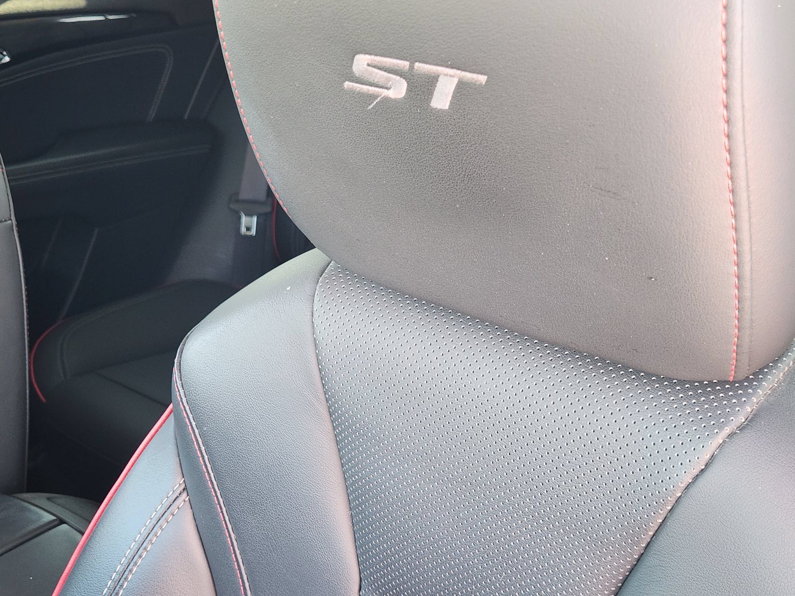 Used 2023 Buick Envision Essence w/ Sport Touring Package AWD/4WD image 18