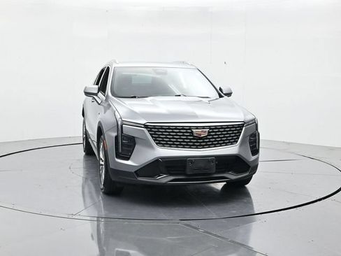 Used 2024 Cadillac XT4 Premium Luxury FWD image 4