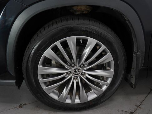 Used 2021 Toyota Highlander Platinum image 31