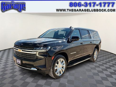 Used 2022 Chevrolet Suburban LT RWD image 1