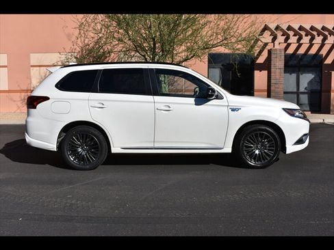 Used 2021 Mitsubishi Outlander GT image 1