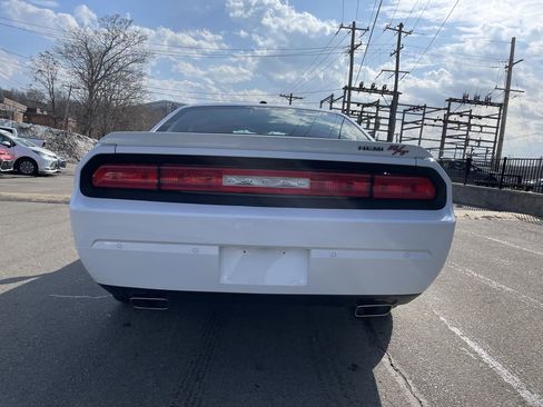 Used 2013 Dodge Challenger R/T image 4
