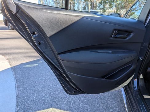 Used 2025 Toyota Corolla LE image 26