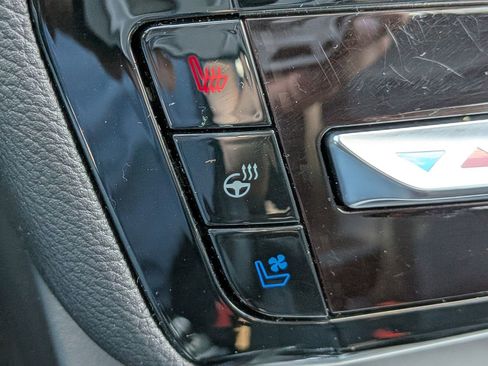 Certified 2023 Ford Explorer Limited w/ Equipment Group 301A image 29