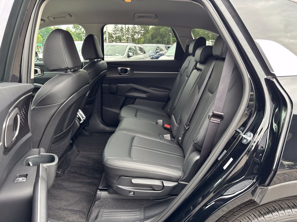 Certified 2026 Kia Sorento S FWD image 16