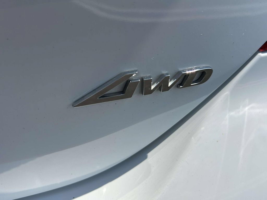 Used 2025 Genesis G70 2.5T AWD/4WD image 8