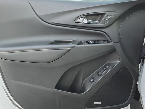 Used 2024 Chevrolet Equinox Premier image 11