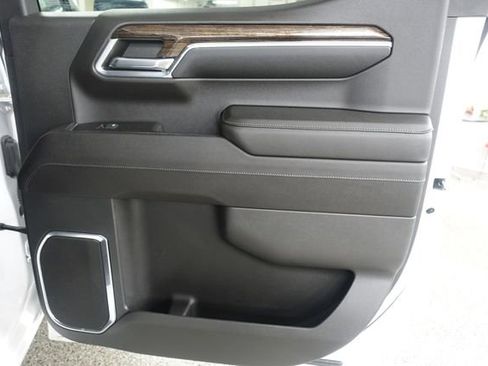 Used 2023 GMC Sierra 1500 SLE AWD/4WD image 23