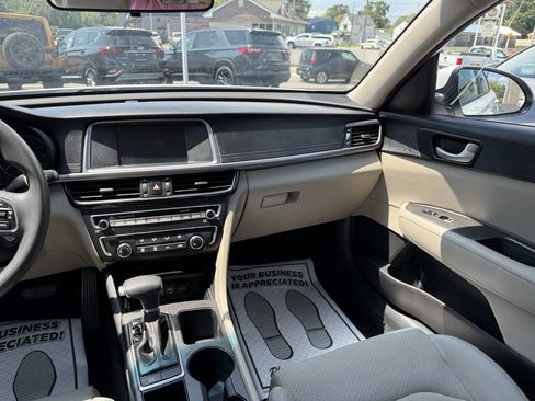 Used 2018 Kia Optima LX FWD image 12