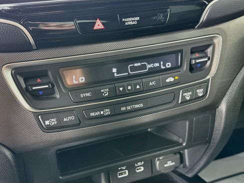 Used 2025 Honda Ridgeline Sport image 20