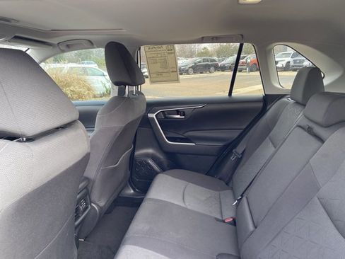 Used 2022 Toyota RAV4 XLE image 16