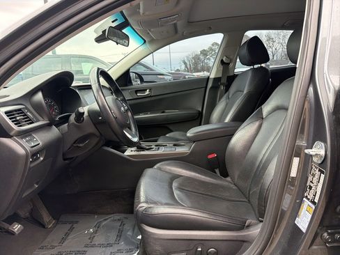 Used 2020 Kia Optima SE image 16