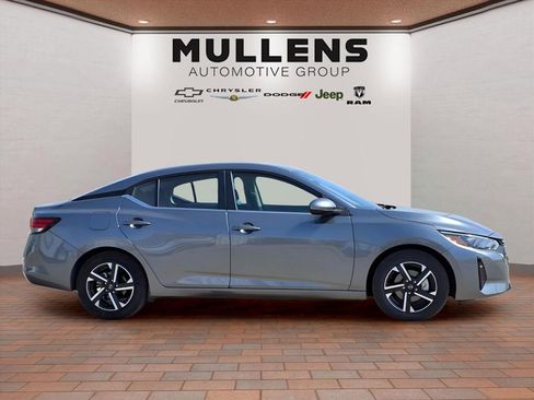 Used 2024 Nissan Sentra SV image 4