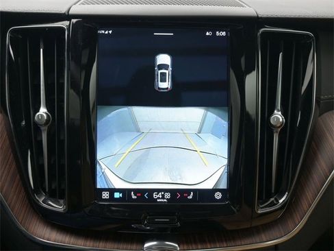 Used 2023 Volvo XC60 B5 Ultimate w/ Protection Package Premier image 22