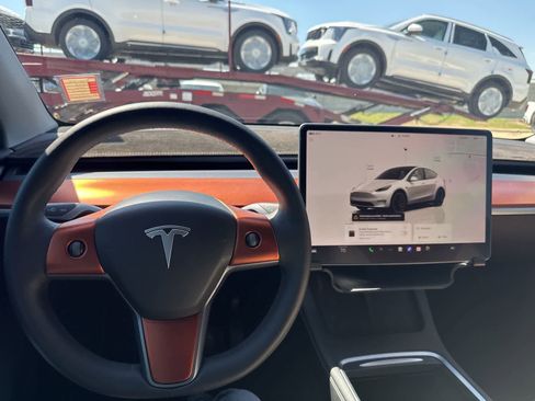 Used 2023 Tesla Model Y Long Range image 7